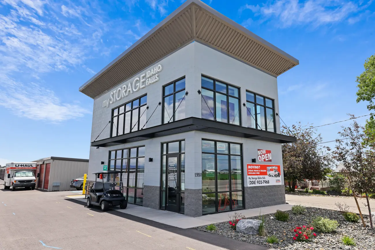 Modern self-storage facility office and frontage built by Wasatch Structures